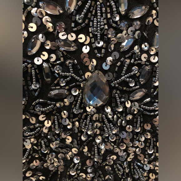 Adrianna Papell Beaded Cap Sleeve Gown, Black, size 6 US,Formal Long Dress, maxi - Picture 4 of 8